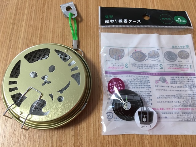 セリアで購入した猫の蚊取り線香ケース